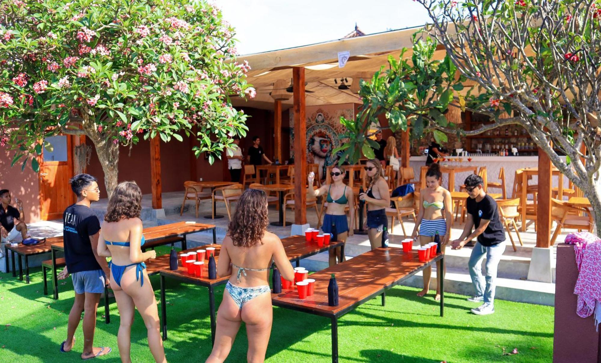 Mad Monkey Nusa Lembongan Екстер'єр фото