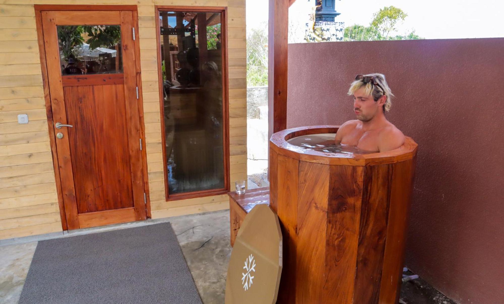 Mad Monkey Nusa Lembongan Екстер'єр фото