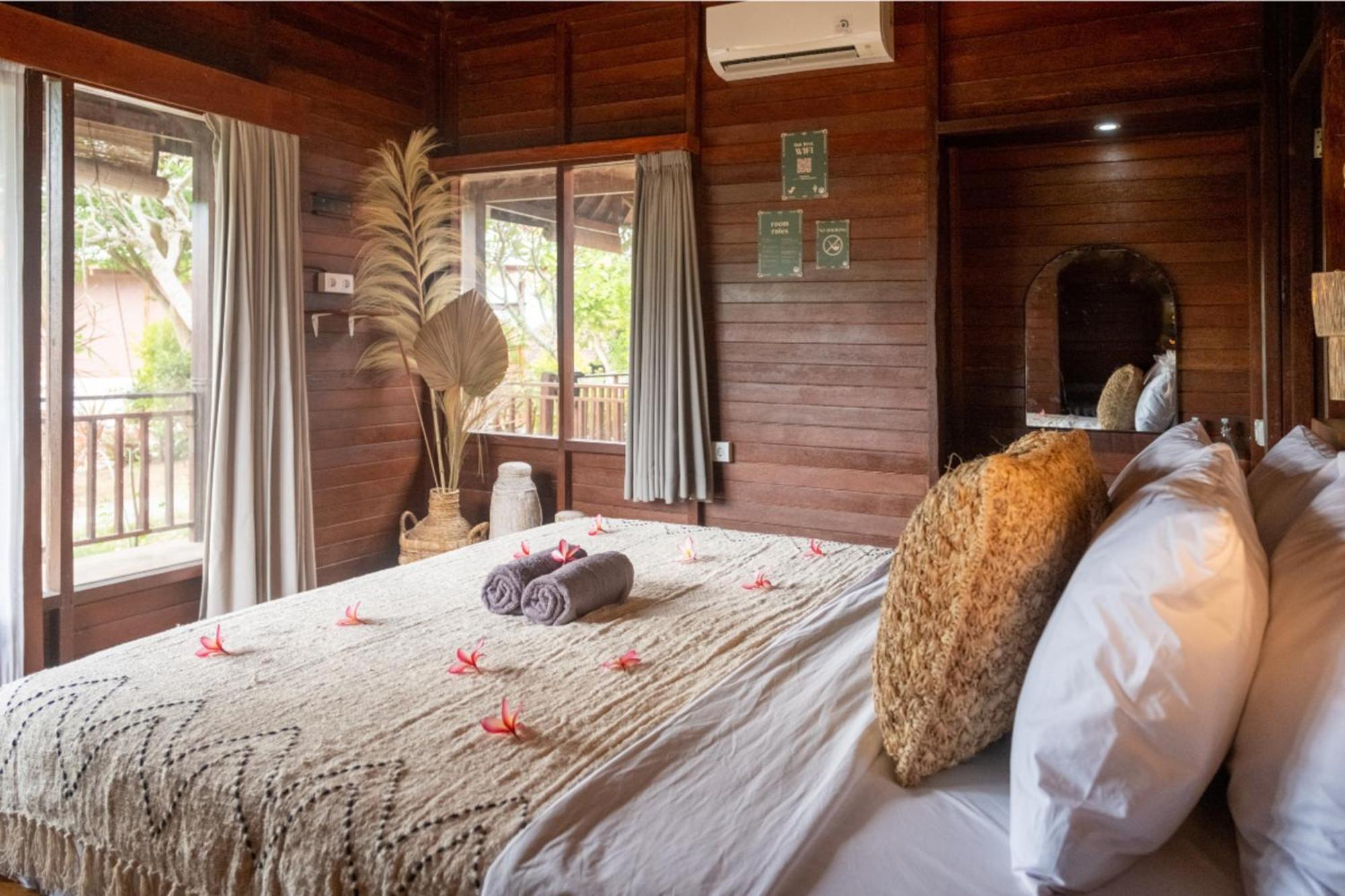 Mad Monkey Nusa Lembongan Екстер'єр фото