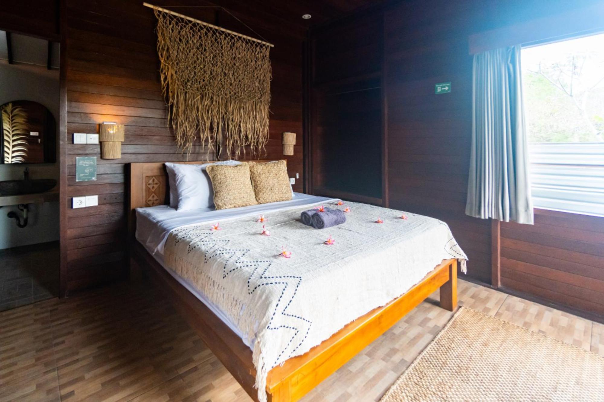 Mad Monkey Nusa Lembongan Екстер'єр фото