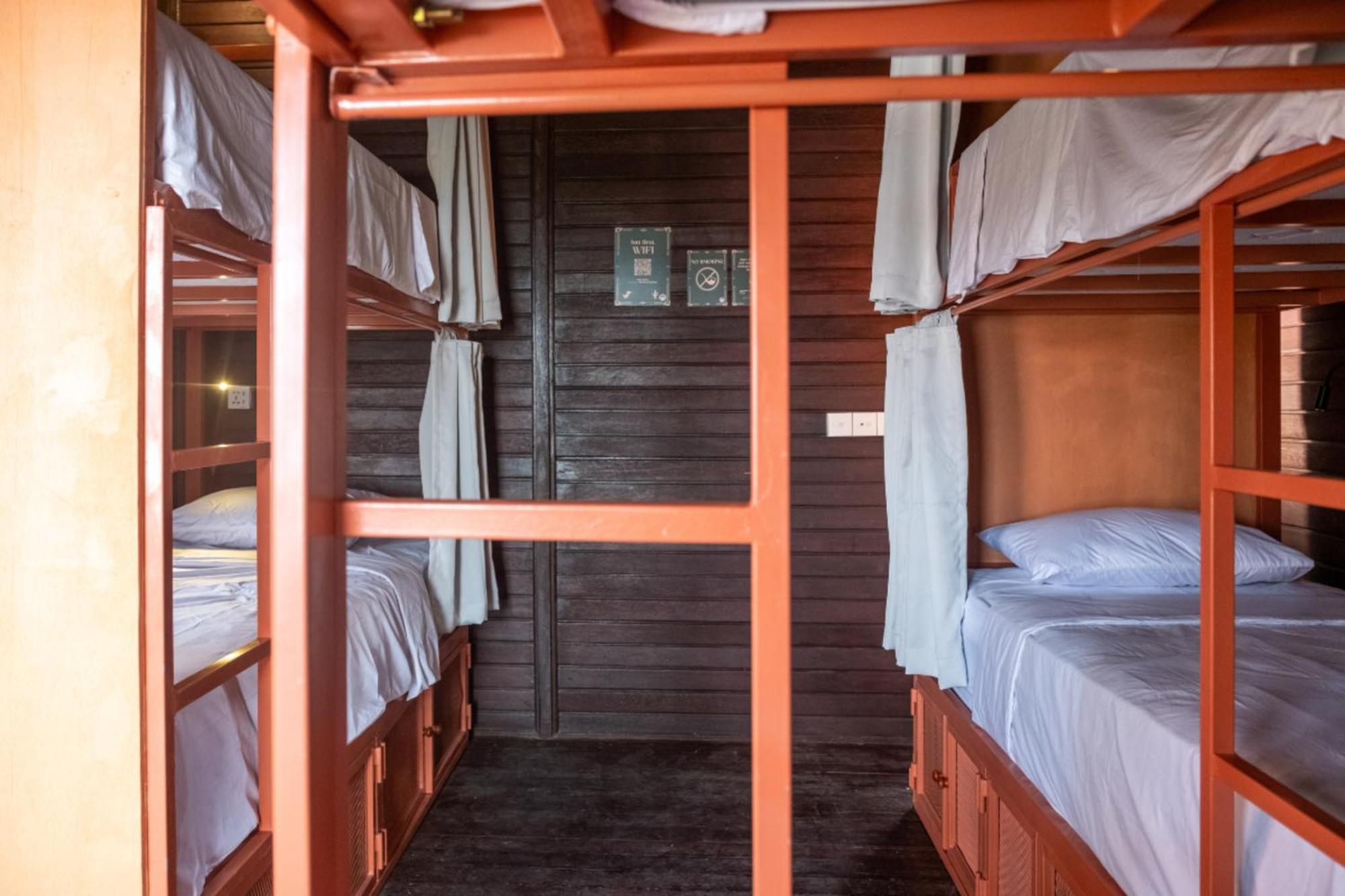 Mad Monkey Nusa Lembongan Екстер'єр фото
