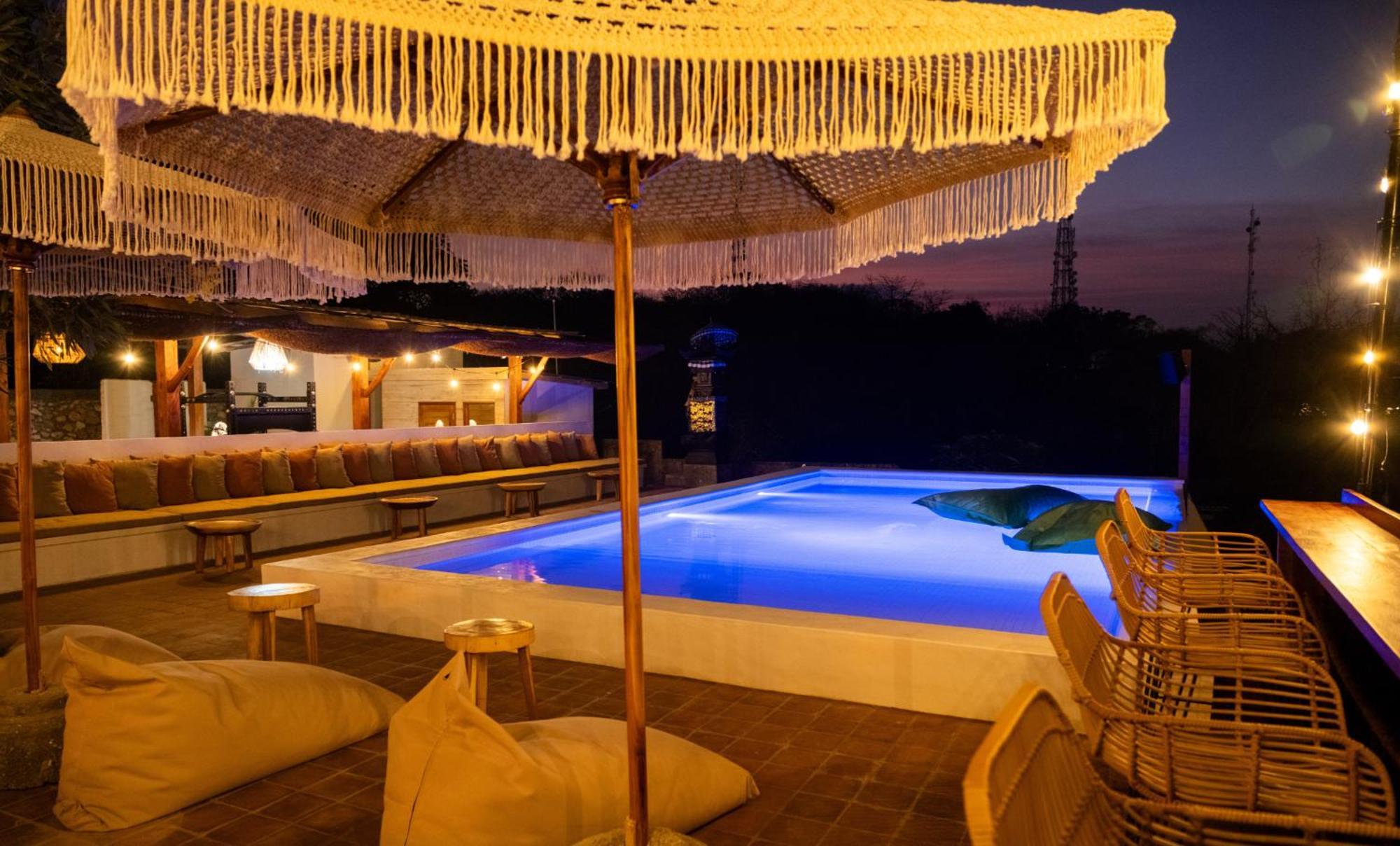 Mad Monkey Nusa Lembongan Екстер'єр фото