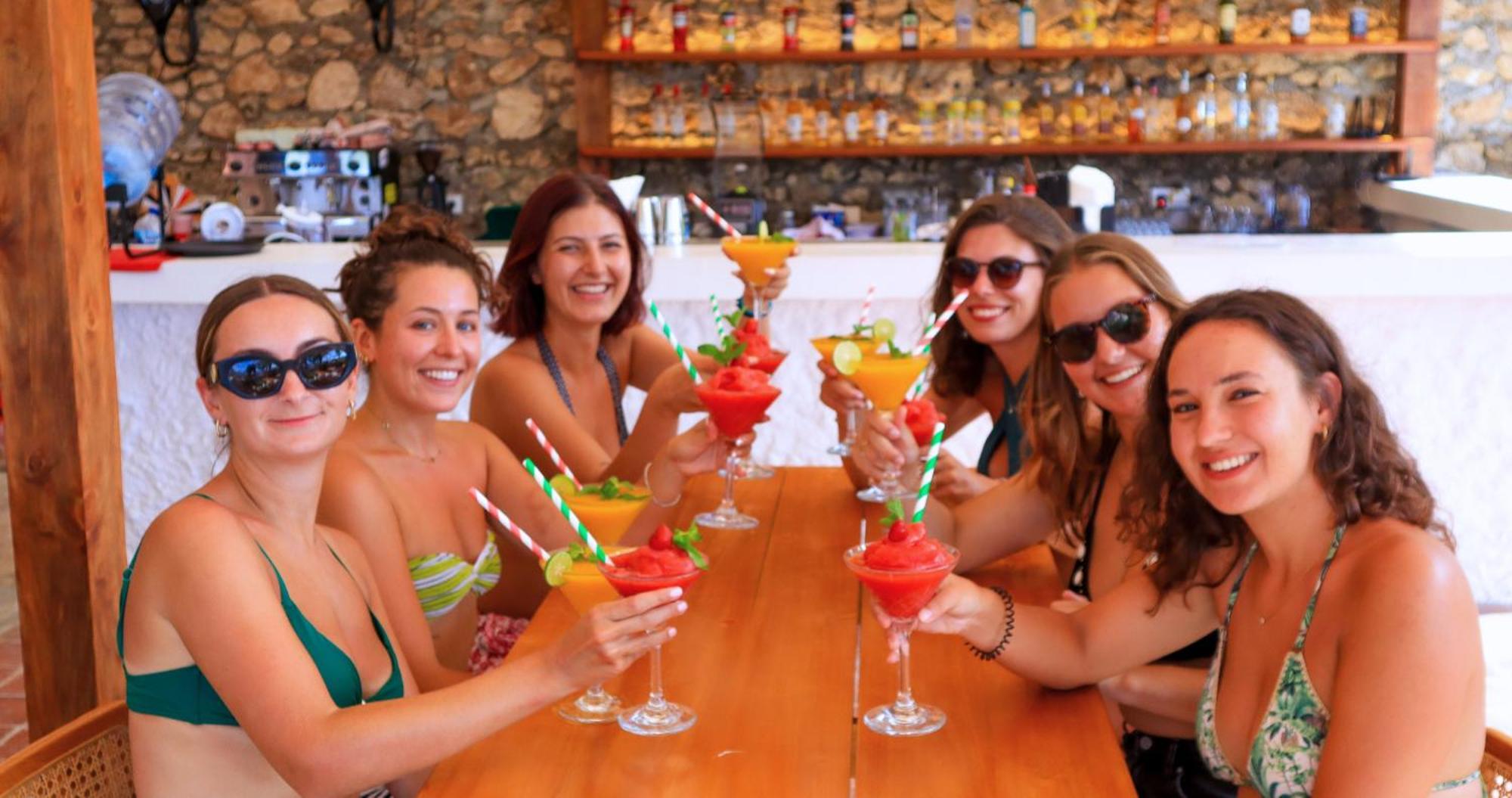 Mad Monkey Nusa Lembongan Екстер'єр фото